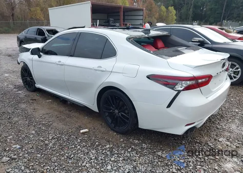 2021 Toyota Camry Xse z USA, uszkodzony, nr VIN 4T1K61AK8MU525668